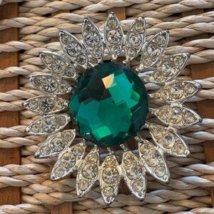 Sarah Coventry Green and Silver Gem Brooch